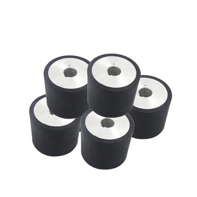 عجلات مطاطية أسطوانية مضادة للستاتيكية ذات ضوضاء منخفضة مناسبة في معدات التعبئة والتغليف المرنة وتحويل الورق